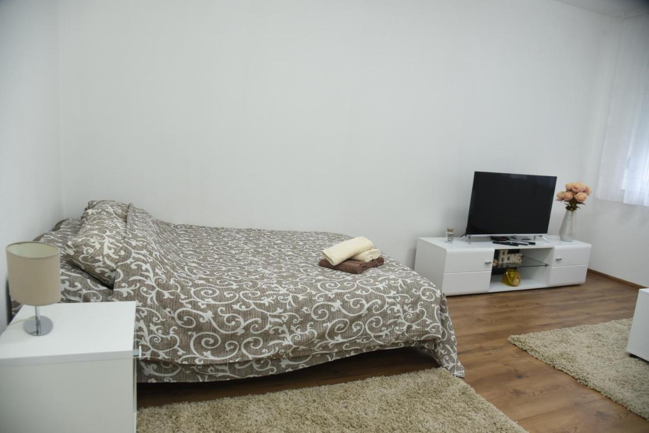 Apartmani Sofronic Loznica 1 Buitenkant foto