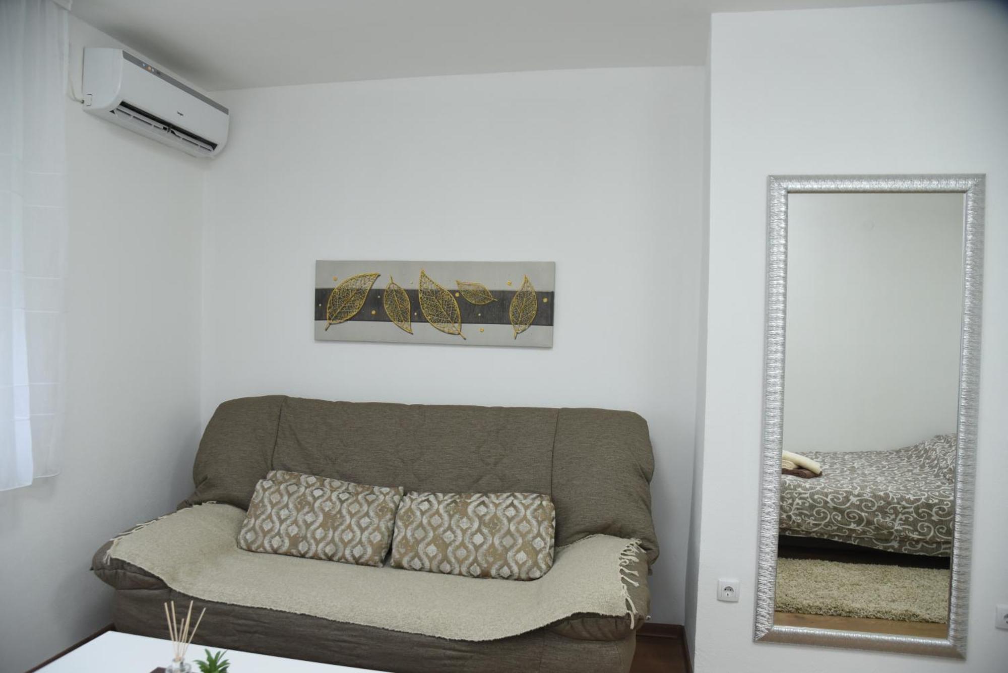 Apartmani Sofronic Loznica 1 Buitenkant foto