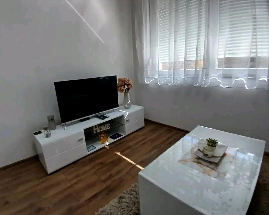 Apartmani Sofronic Loznica 1 Buitenkant foto